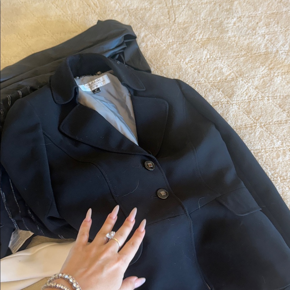 Set of Leather Pants & Clothes - Picture 7 of 8